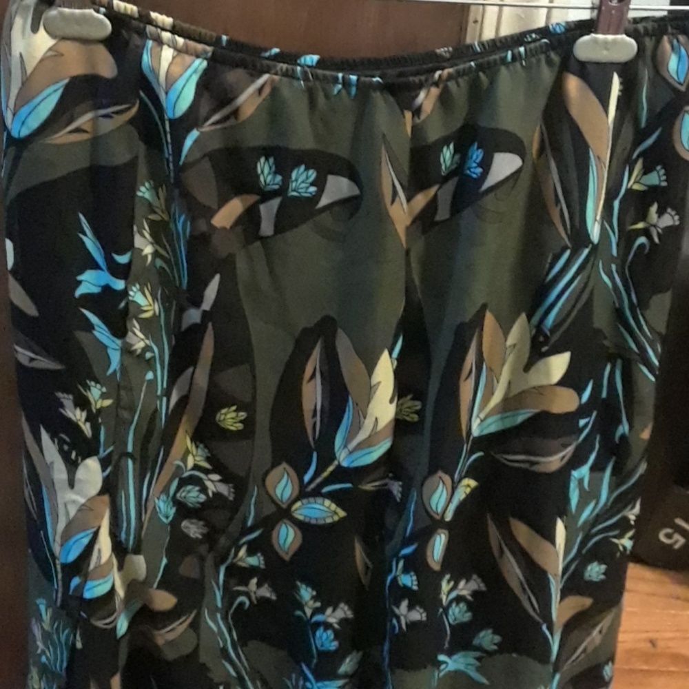 Pretty Floral Print Skirt, size L